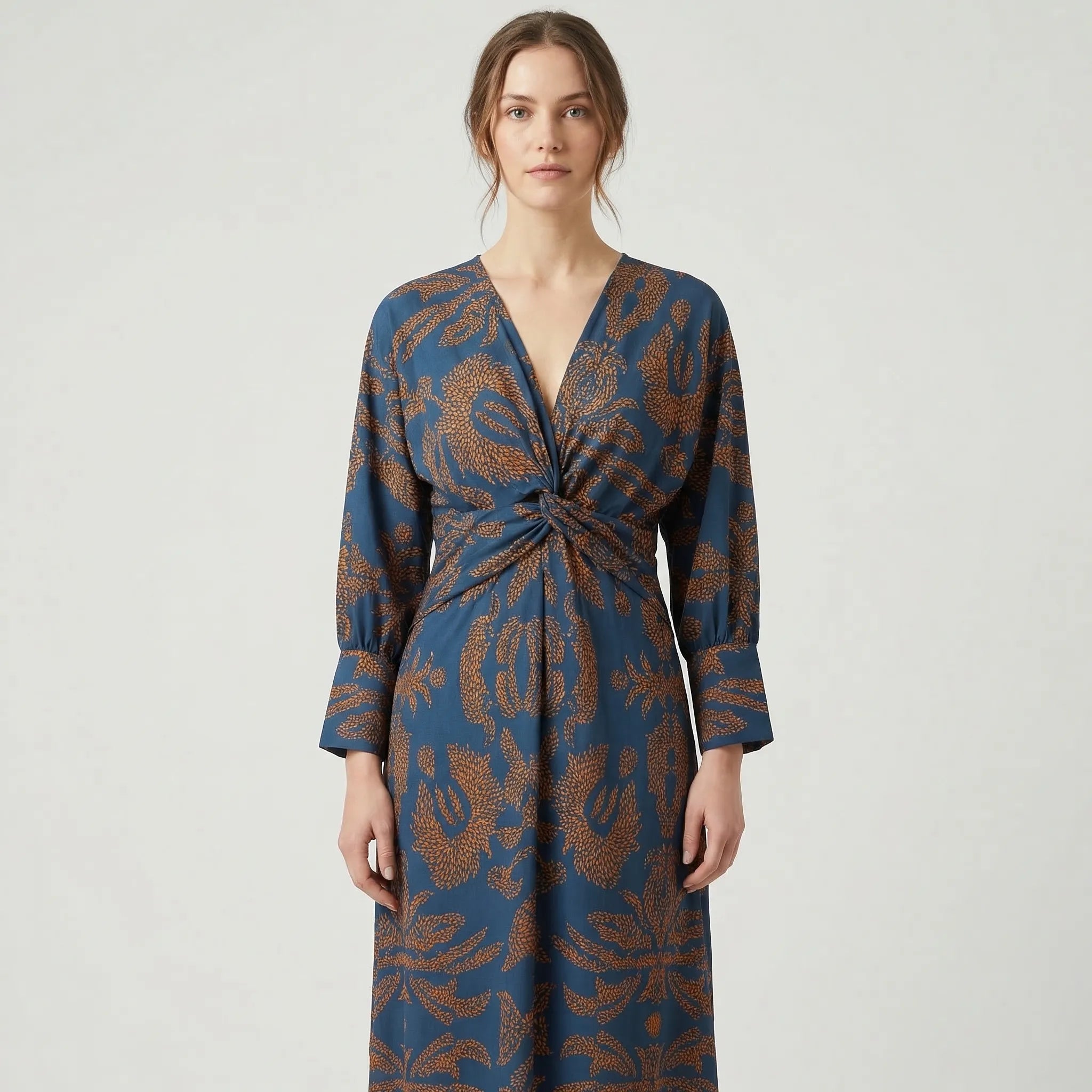 Velvoria - Long-Sleeved Artistic Print Midi Dress